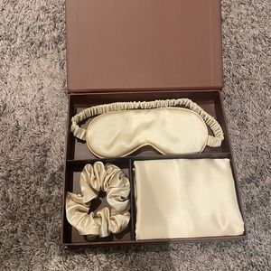 Blissy sleep set:pillowcase, sleep mask, scrunchie